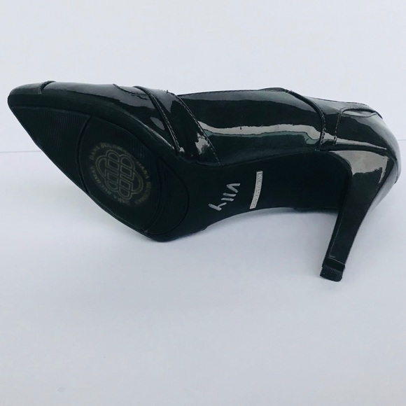 Dana Buchman Gray Silver Pumps Size 8 M - Picture 8 of 8